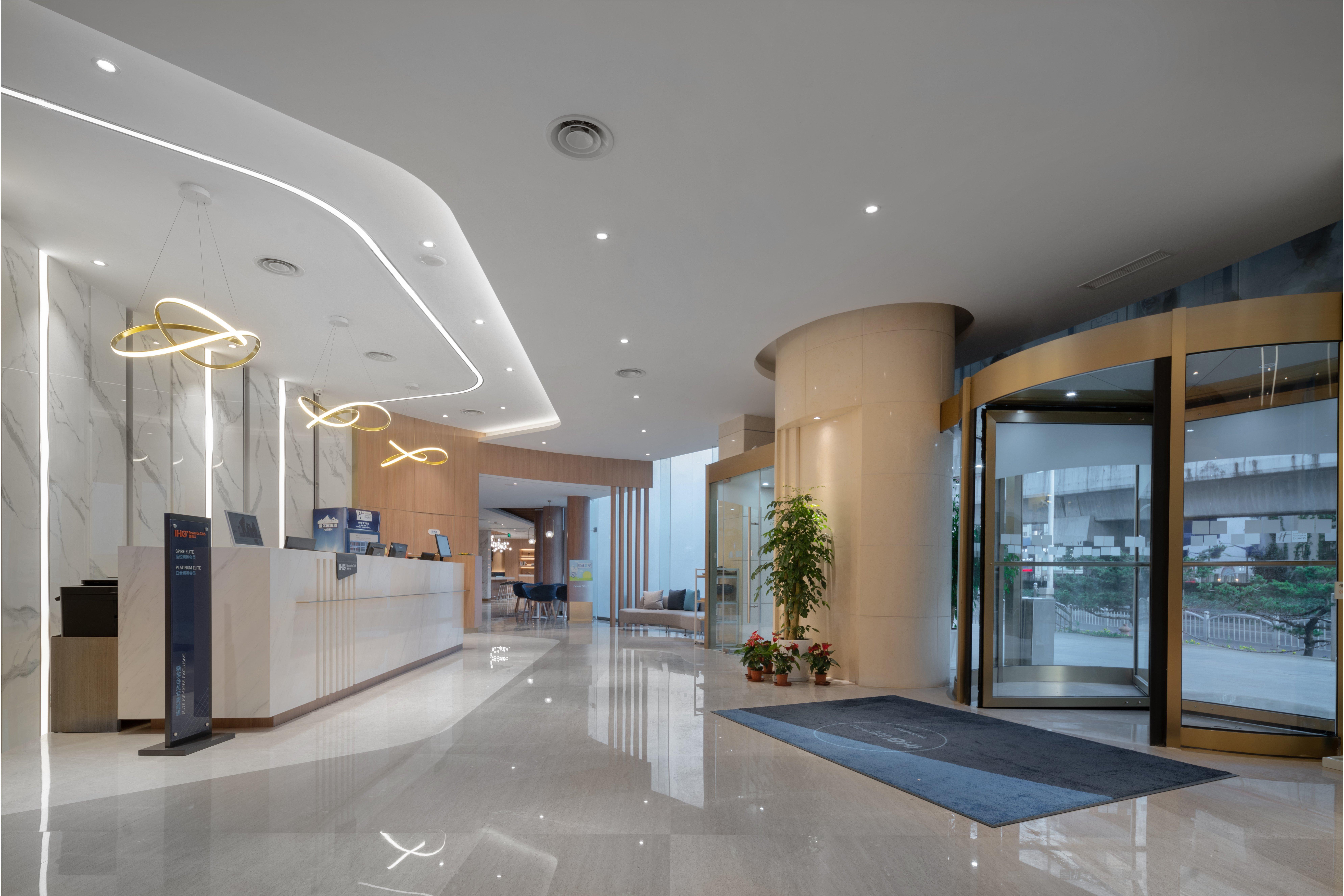 Holiday Inn Express Shanghai Jinqiao Central By Ihg Zewnętrze zdjęcie