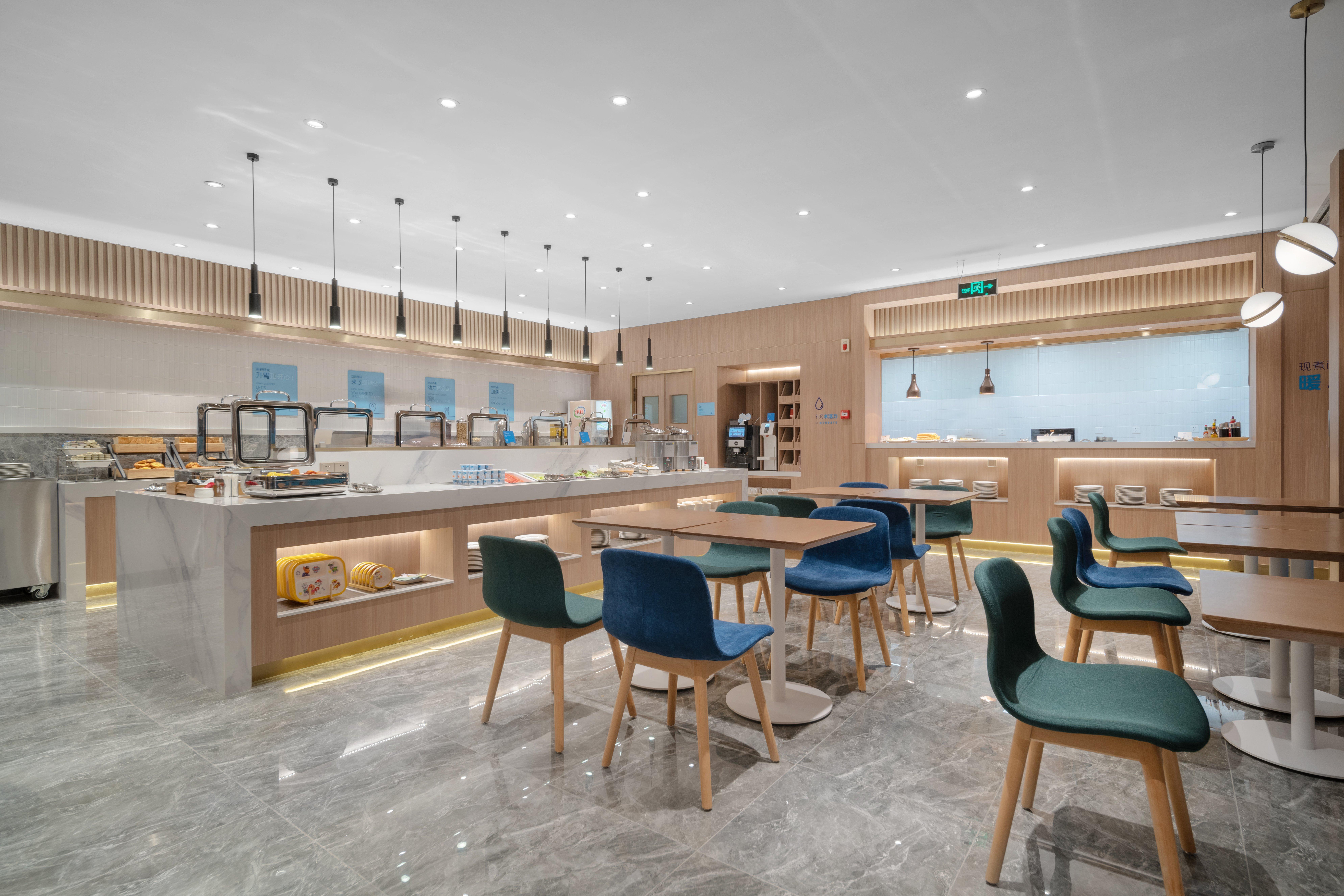 Holiday Inn Express Shanghai Jinqiao Central By Ihg Zewnętrze zdjęcie