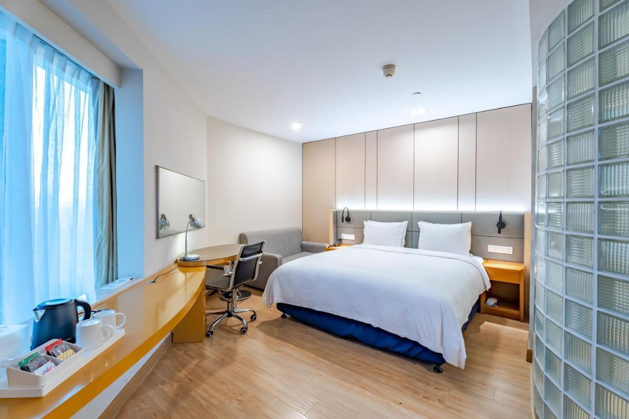Holiday Inn Express Shanghai Jinqiao Central By Ihg Zewnętrze zdjęcie