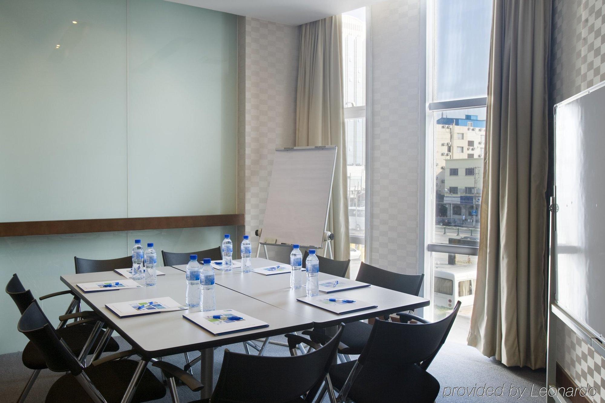 Holiday Inn Express Shanghai Jinqiao Central By Ihg Zewnętrze zdjęcie