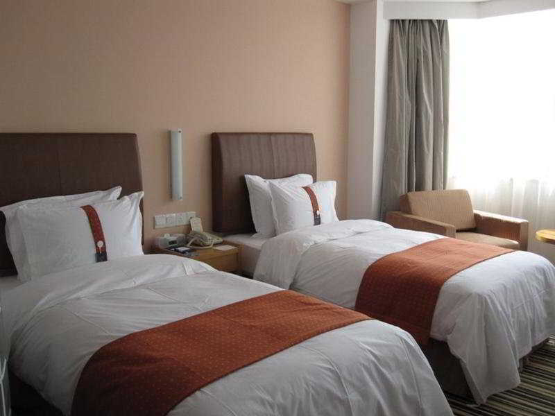 Holiday Inn Express Shanghai Jinqiao Central By Ihg Zewnętrze zdjęcie