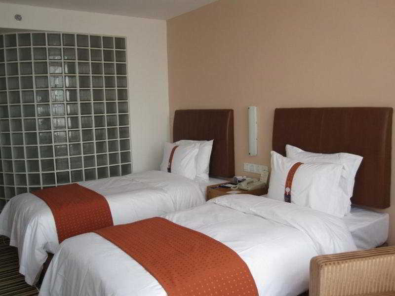 Holiday Inn Express Shanghai Jinqiao Central By Ihg Zewnętrze zdjęcie