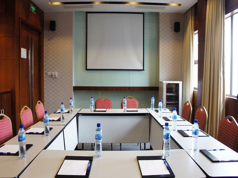 Holiday Inn Express Shanghai Jinqiao Central By Ihg Zewnętrze zdjęcie